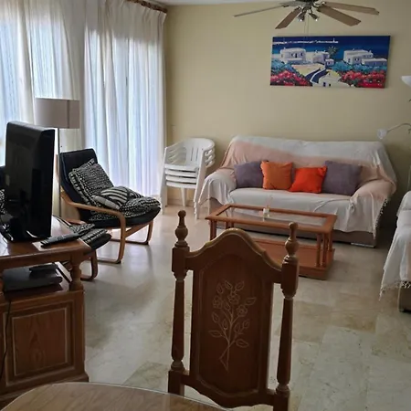 Apartment - Sleep 2-6 People *