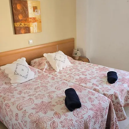 Apartment - Sleep 2-6 People *