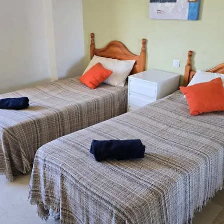 Apartment - Sleep 2-6 People *